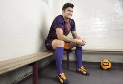 伊布拉希莫维奇穿几号，伊布拉希莫维奇 数据？