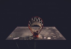 曼联历年欧冠排名，曼联去年欧冠赛程